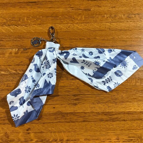 Norwex Icon Optic Scarf with Charm NWT - Picture 5 of 9